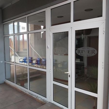 Hotel River Târgu Jiu Екстериор снимка