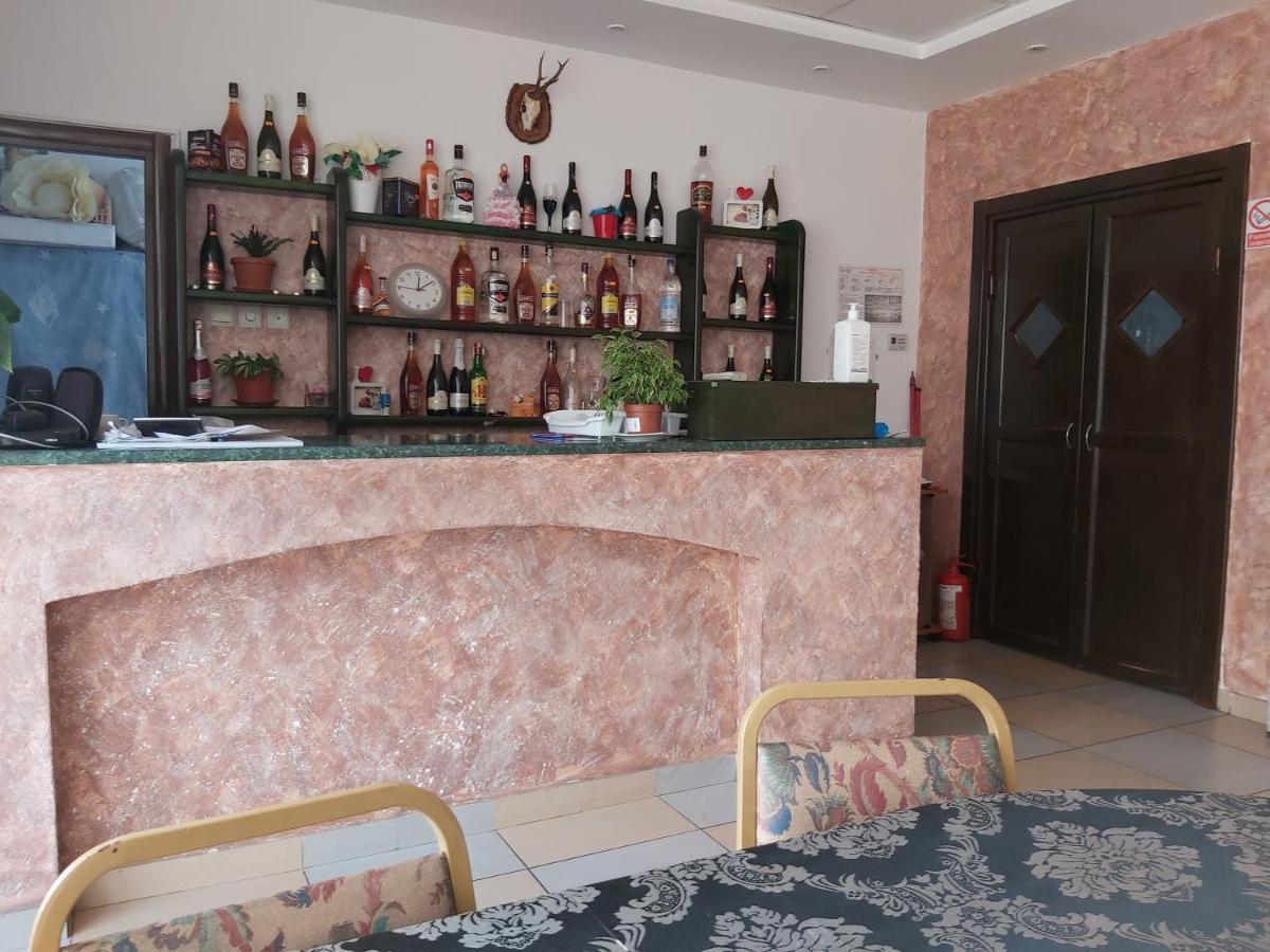 Hotel River Târgu Jiu Екстериор снимка