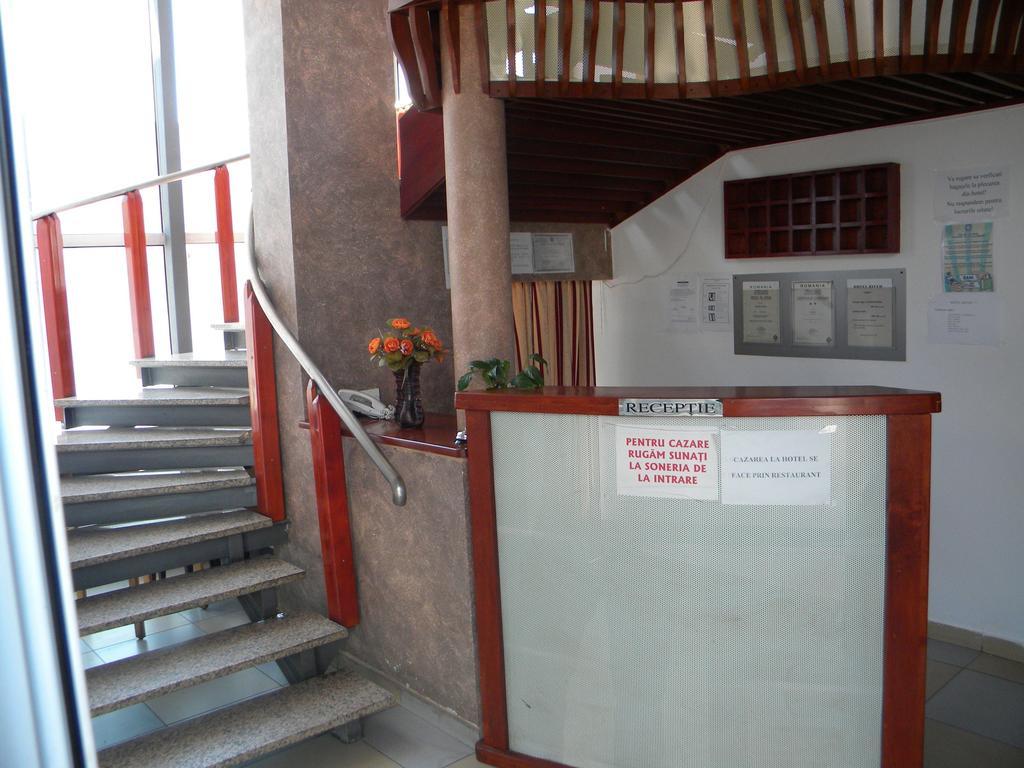 Hotel River Târgu Jiu Стая снимка