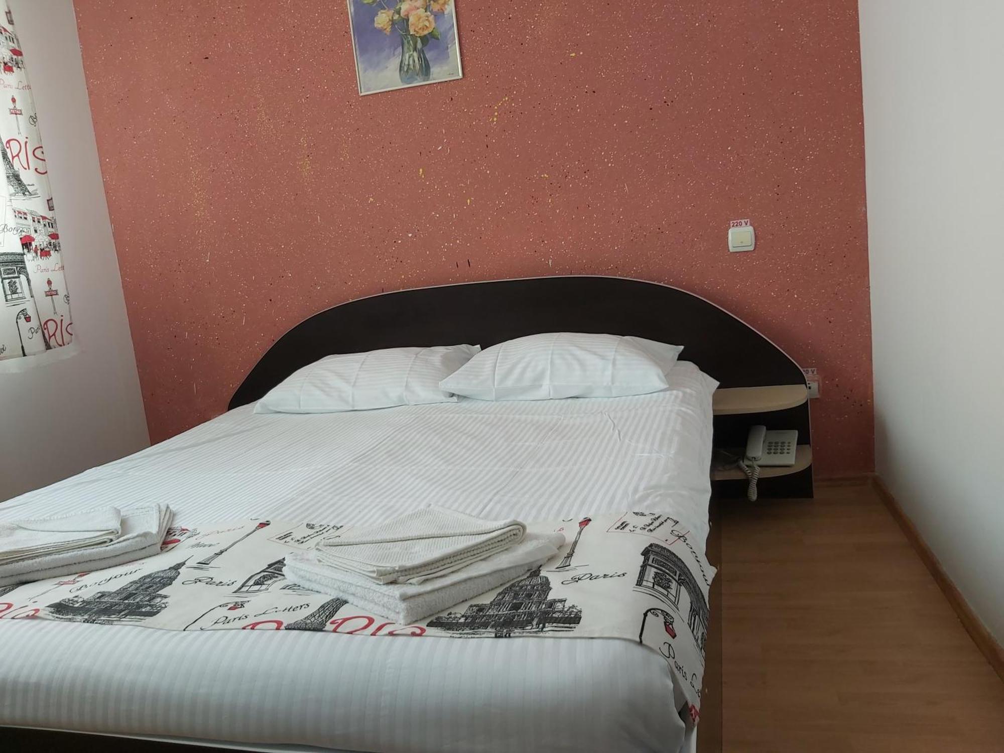 Hotel River Târgu Jiu Стая снимка